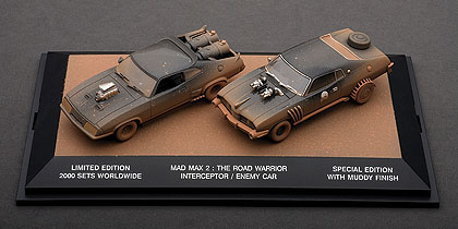 Модель 1:43 Mad Max 2: The Road Warrior Interceptor/Enemy Car (Набор из двух моделей Ford Falсon - Ford Landau с грязью)