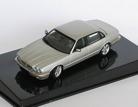 Модель 1:43 Jaguar XJR - silver