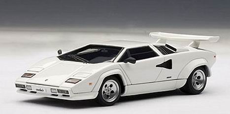 Модель 1:43 Lamborghini Countach 5000S - white (все открывается)