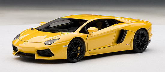 Модель 1:43 Lamborghini Aventador LP 700-4 - yellow met (все открывается)