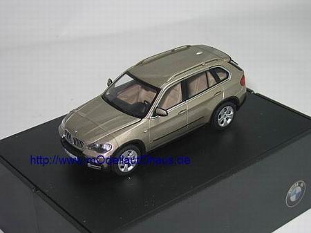 Модель 1:43 BMW X5 4.8i - gold met (dealerbox)