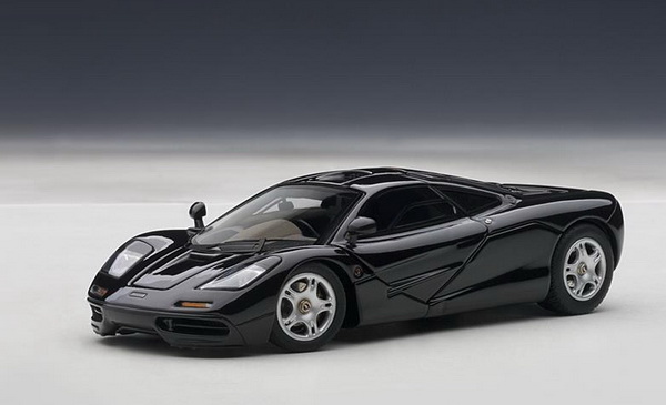 Модель 1:43 McLaren F1 ROAD CAR SHORT TAIL - jet black met/black met
