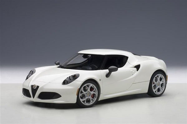 Alfa Romeo 4C - white