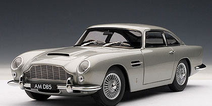 Модель 1:18 Aston Martin DB5 - silver