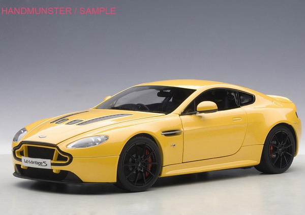 Модель 1:18 Aston Martin V12 Vantage S - yellow