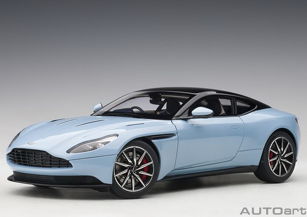 Модель 1:18 Aston Martin DB11 (Q Frosted Glass Blue)