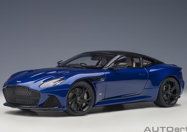 Модель 1:18 Aston Martin DBS Superleggera - 2019 blue