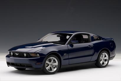 Модель 1:18 Ford Mustang GT (KONA BLUE METALLIC)