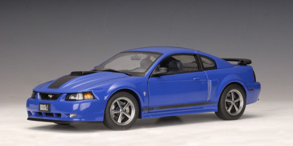 Модель 1:18 Ford Mustang Mach 1 - azure blue