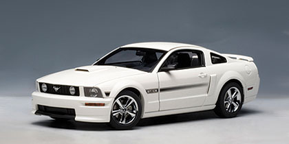 ford mustang gt coupe california special - performance white (l.e.3000pcs) 73111 Модель 1:18