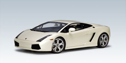 Модель 1:18 Lamborghini Gallardo - balloon white
