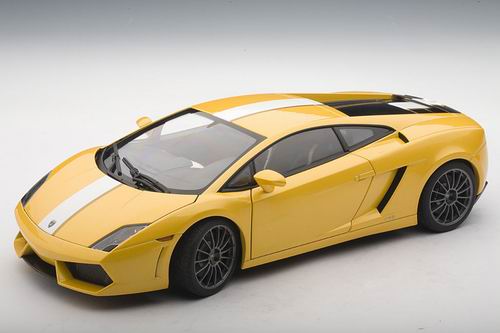 Модель 1:18 Lamborghini Gallardo LP 550-2 «Valentino Balboni» - yellow (white/gold stripe)