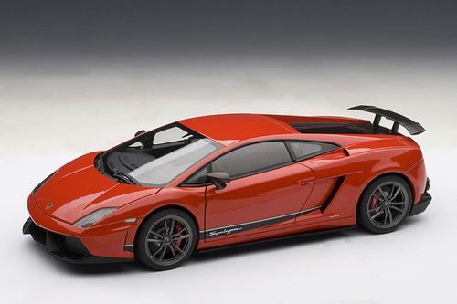 Модель 1:18 Lamborghini Gallardo LP 570-4 Superleggera - rosso andromeda