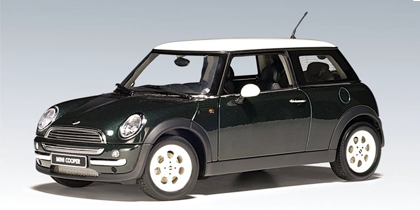 Модель 1:18 Mini Cooper - racing green