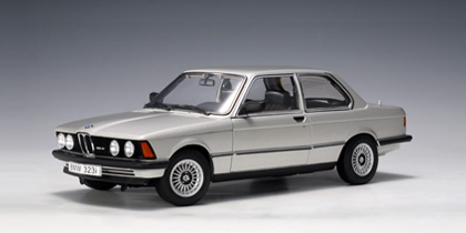Модель 1:18 BMW 323i (E21) (POLARISSILVER)