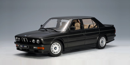 Модель 1:18 BMW M535i (E28) - diamond black met