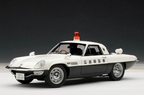 Модель 1:18 Mazda Cosmo Sport - Police Japan