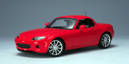 Модель 1:18 Mazda MX-5 Roadster - true red