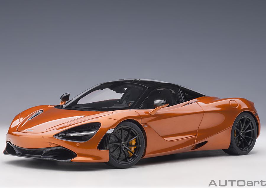 McLaren 720S - orange/black 76074 Модель 1:18