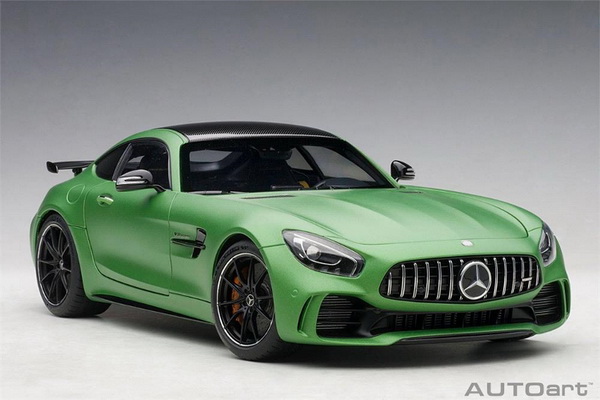 Модель 1:18 Mercedes-AMG GT-R V8 Biturbo - green