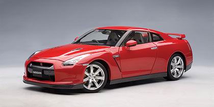 Модель 1:18 Nissan GT-R (R35) - VIBRANT RED