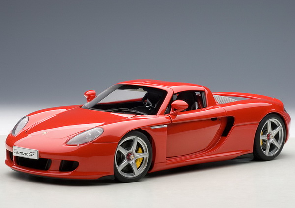 Модель 1:18 Porsche Carrera GT - red