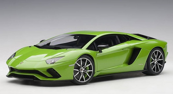 Модель 1:18 Lamborghini Aventador S - green