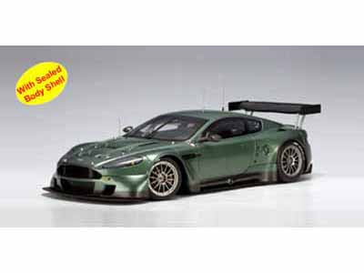Модель 1:18 Aston Martin DBR9 24h Le Mans Plain Body Version