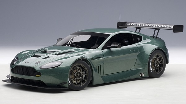 Модель 1:18 Aston Martin Vantage V12 GT3 2013