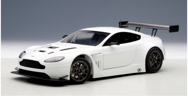 Модель 1:18 Aston Martin Vantage V12 GT3 Street Version - white