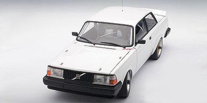 volvo 240 turbo plain body version - white 88690 Модель 1:18