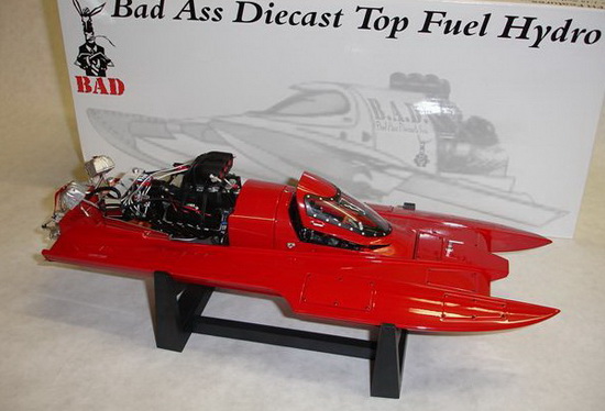 Модель 1:18 Гоночный катер Drag Boat - All Red - No Deco