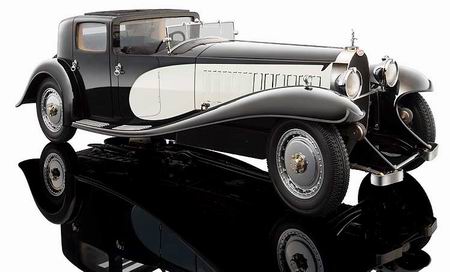 Модель 1:18 Bugatti Royale T 41 Coupe de Ville - black/white