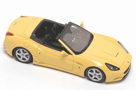 Модель 1:43 Ferrari California Spider - yellow