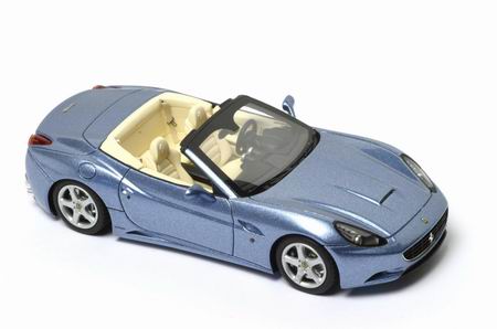 Модель 1:43 Ferrari California Spider - California blue met