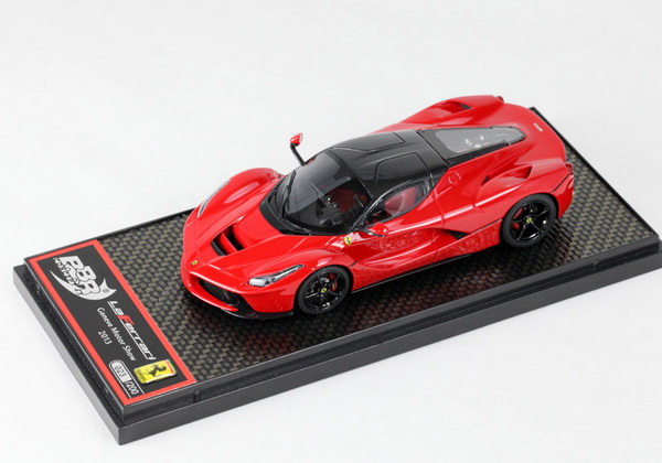 Модель 1:43 Ferrari LaFerrari - red/carbon roof/black wheels