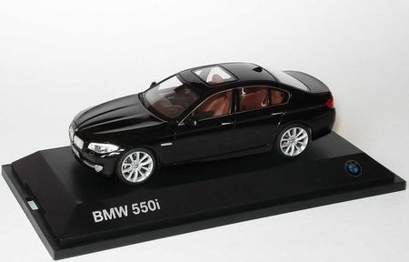 Модель 1:43 BMW 550i (F10) - black)