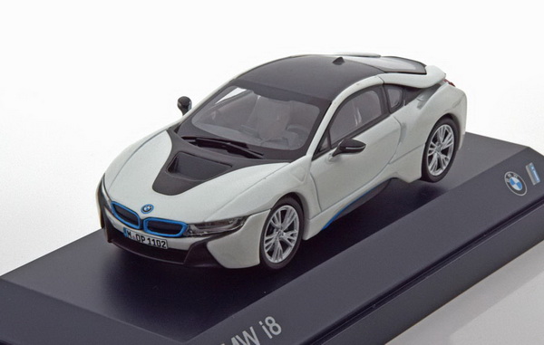 BMW i8 (i12) - light blue/black 80422336837 Модель 1:43