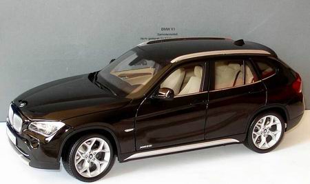 Модель 1:18 BMW X1 xDrive 28i (E84) - black