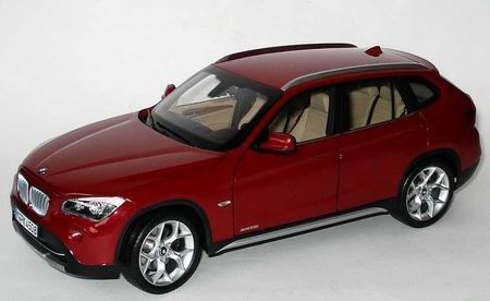 Модель 1:18 BMW X1 xDrive 28i (E84) - vermillion red