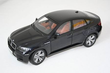 Модель 1:18 BMW X6M - carbon black