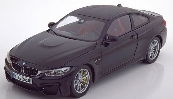 Модель 1:18 BMW M4 Coupe (F82) - matt black