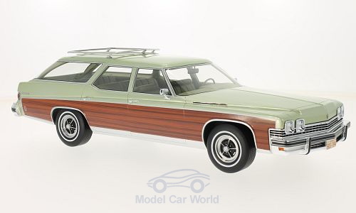 Модель 1:18 Buick Estate Wagon 1974 - light green/woody