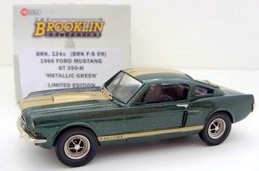 Модель 1:43 Ford Mustang GT-350H - green/gold stripes