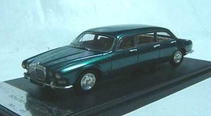 Модель 1:43 Daimler Sovereign Limousine - green