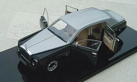 Модель 1:43 Rolls-Royce Phantom LWB - silver black (с открывающимися дверьми)