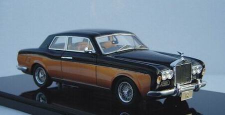Модель 1:43 Rolls-Royce Corniche - gold black
