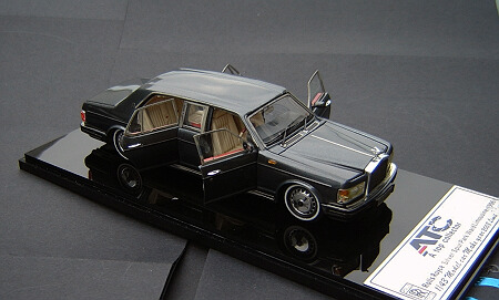 Модель 1:43 Rolls-Royce New Silver Spur Park Ward (c открывающимися дверьми) - black