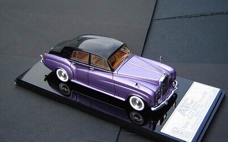 Модель 1:43 Rolls-Royce Silver Cloud III - light purple/black