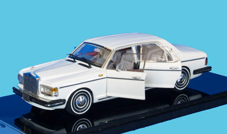 Модель 1:43 Rolls-Royce Silver Spirit II (с открывающимися дверьми) - White